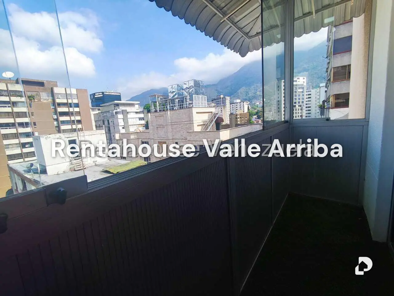 Apartamento en Los Palos Grandes, Caracas – 16
