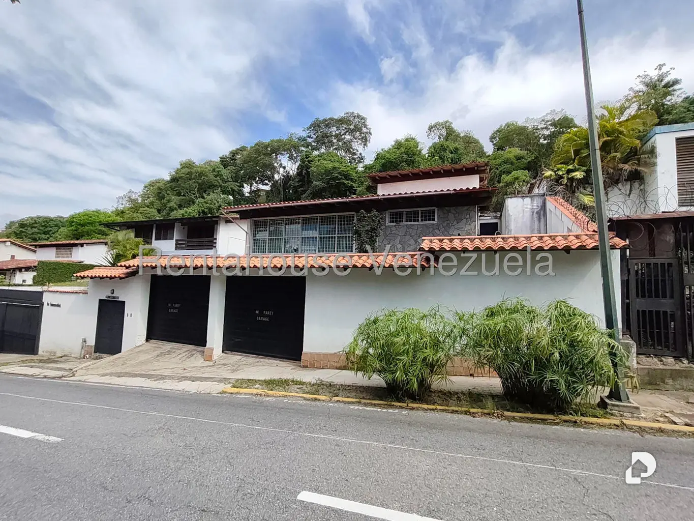 House in Prados del Este, Caracas – 54