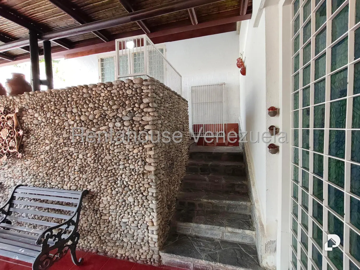 House in Prados del Este, Caracas – 12