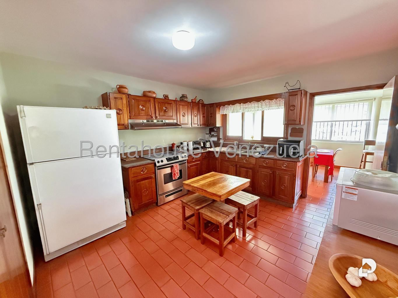 House in Lomas De La Trinidad, Caracas – 17