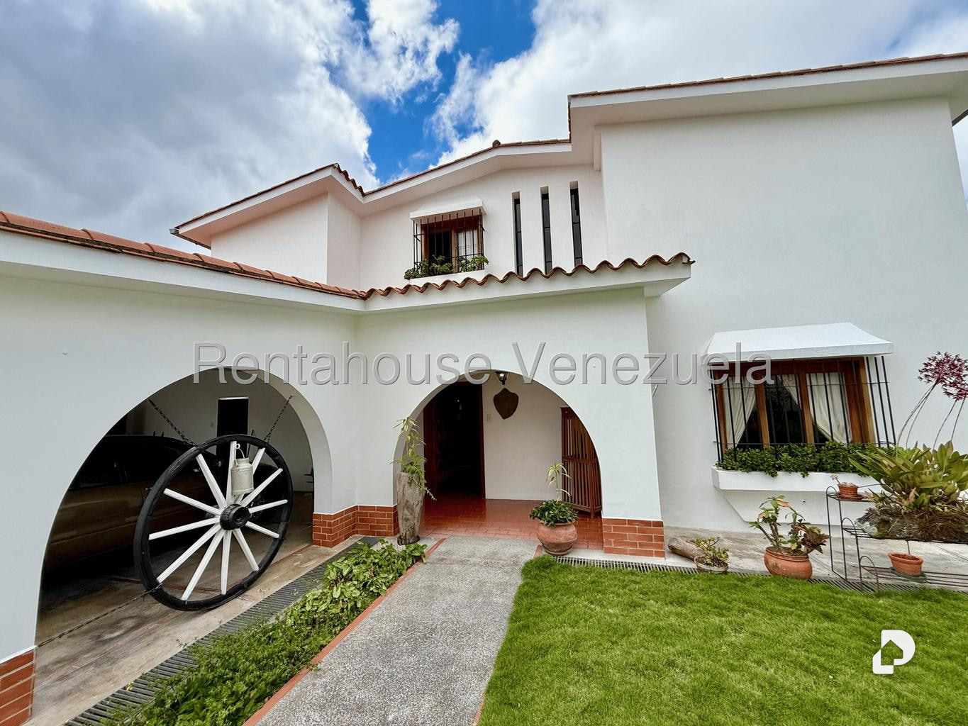 House in Lomas De La Trinidad, Caracas – 2