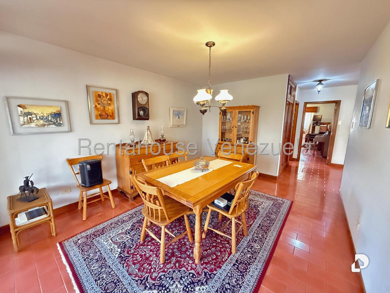 House in Lomas De La Trinidad, Caracas – 8