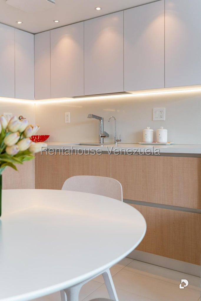 Apartamento en El Rosal, Caracas – 15
