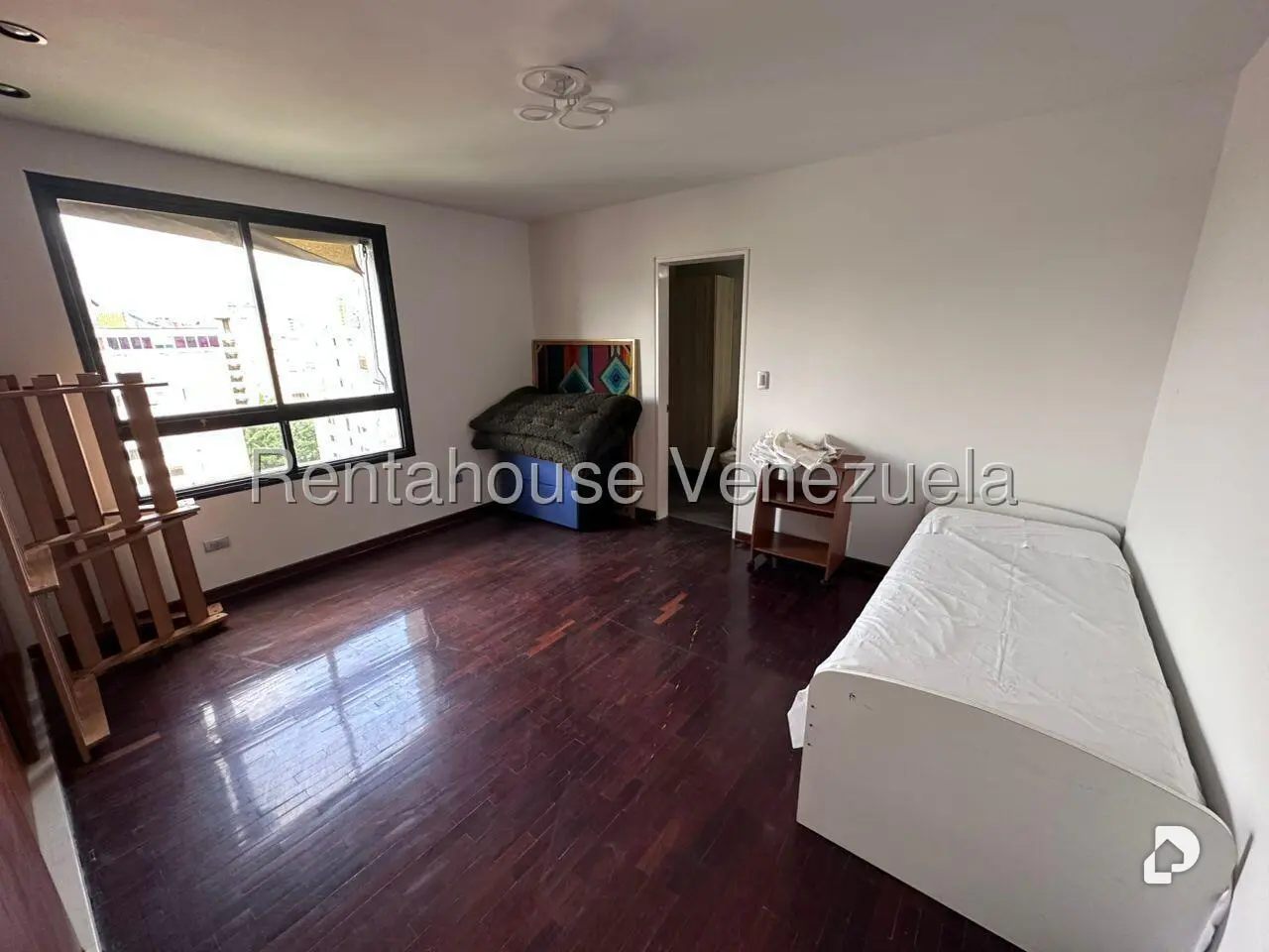Apartamento en La Florida, Caracas – 19