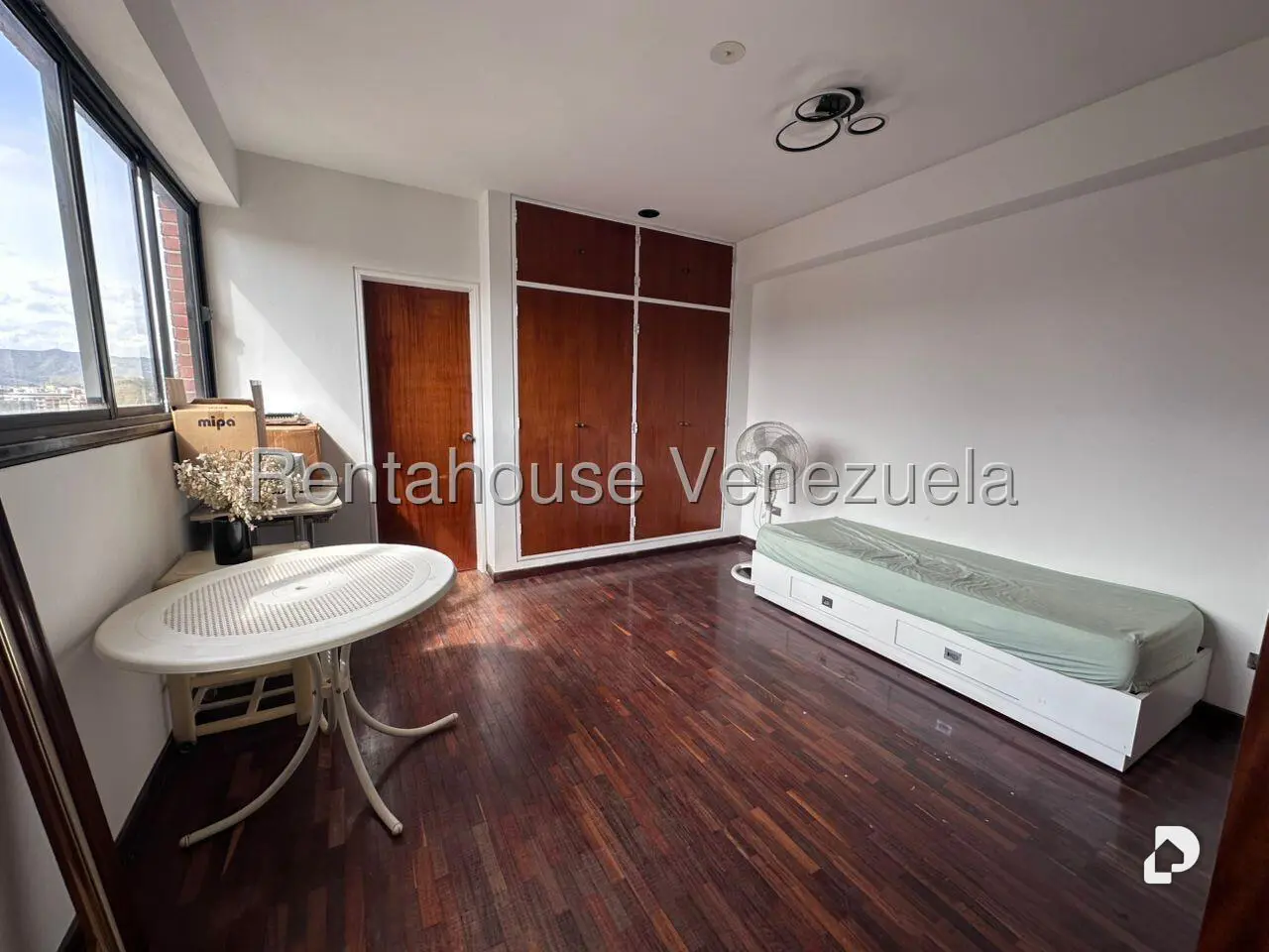 Apartamento en La Florida, Caracas – 23