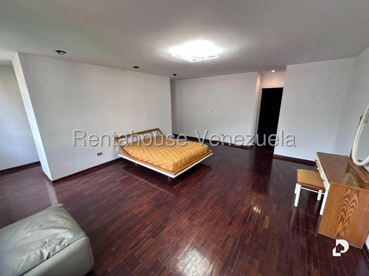 Apartamento en La Florida, Caracas – 16