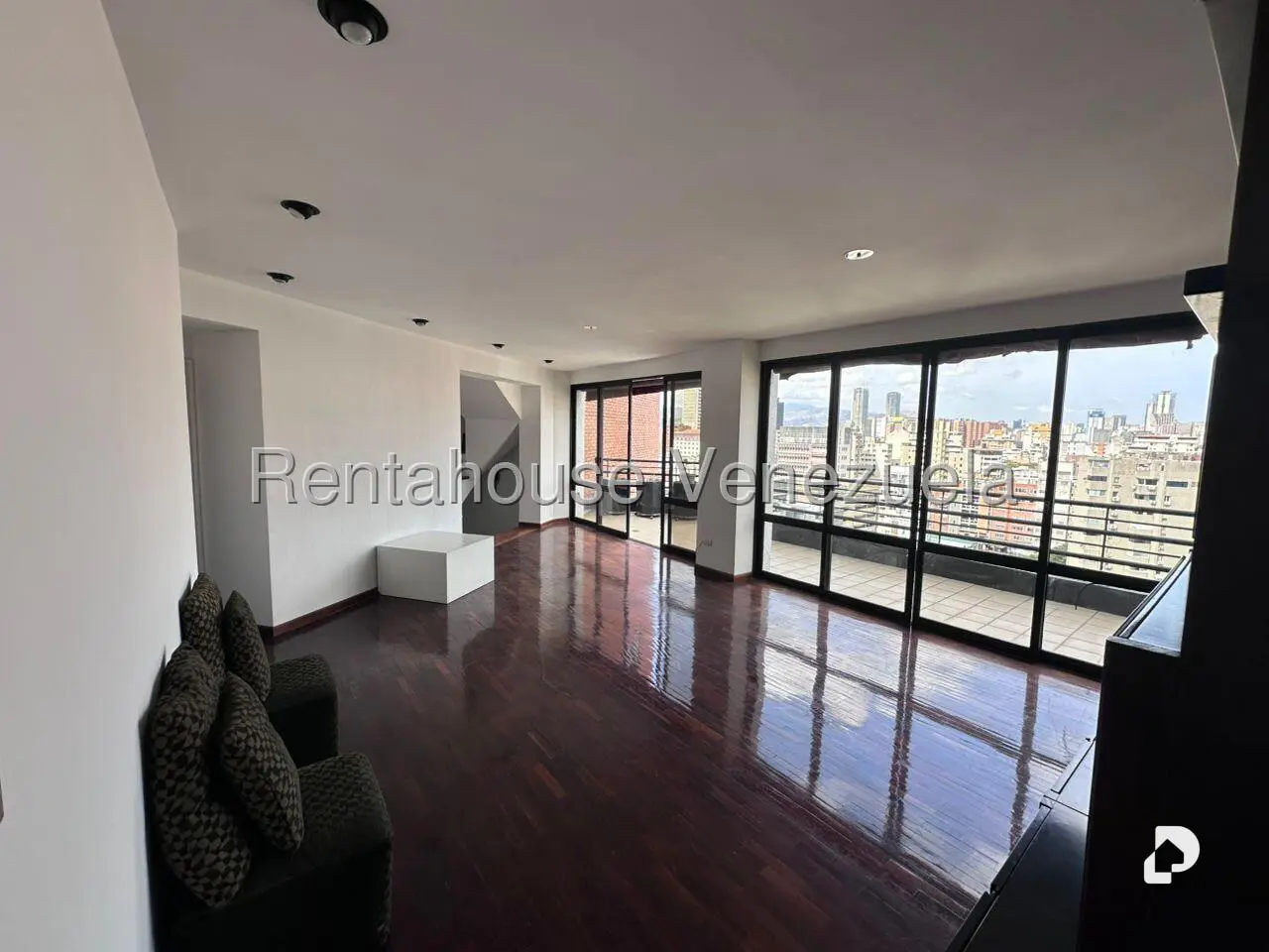 Apartamento en La Florida, Caracas – 14