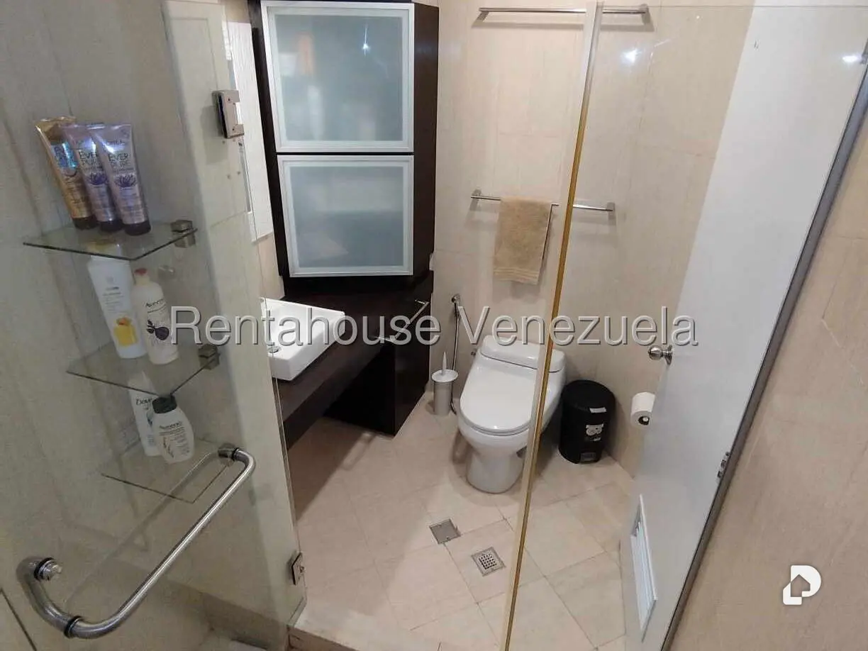 Apartamento en Los Naranjos de las Mercedes, Caracas – 11