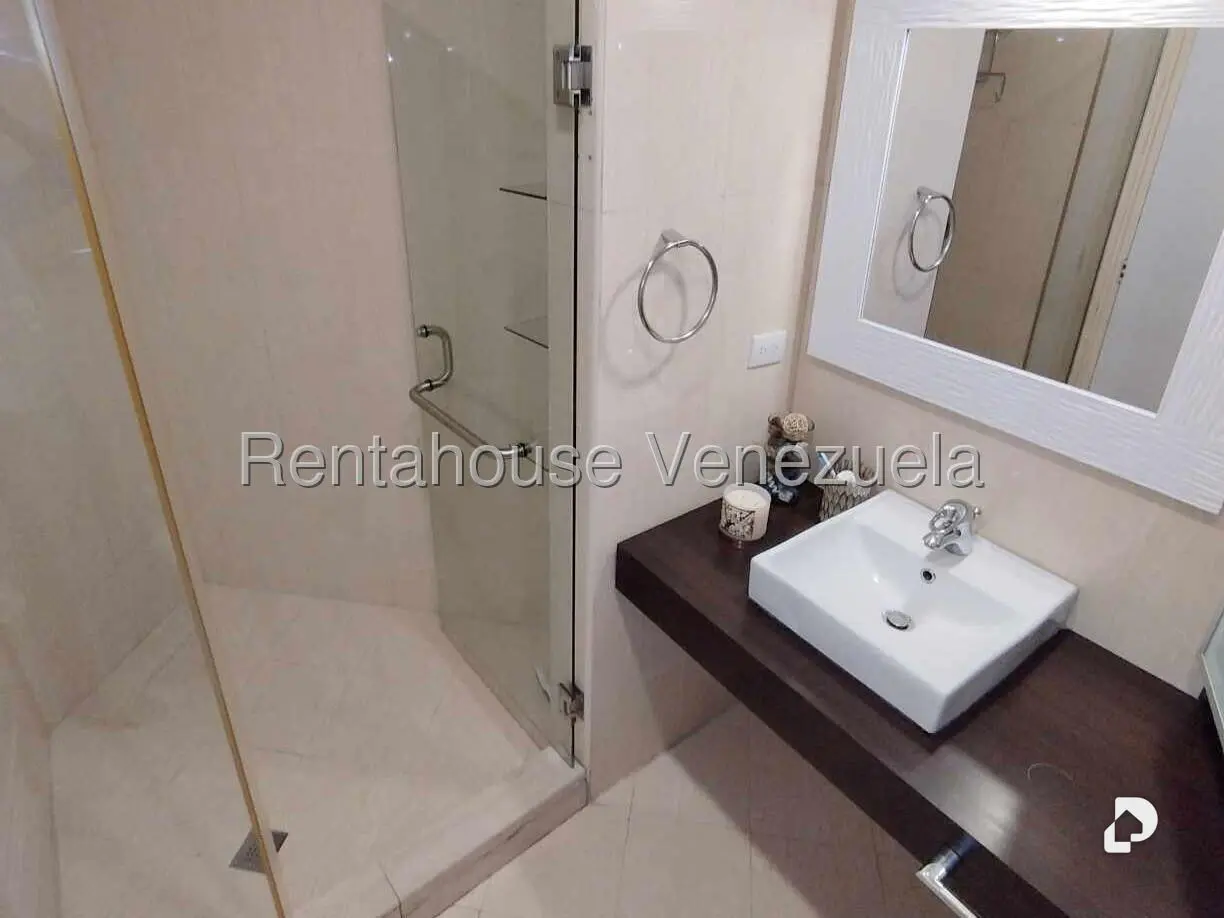 Apartamento en Los Naranjos de las Mercedes, Caracas – 12