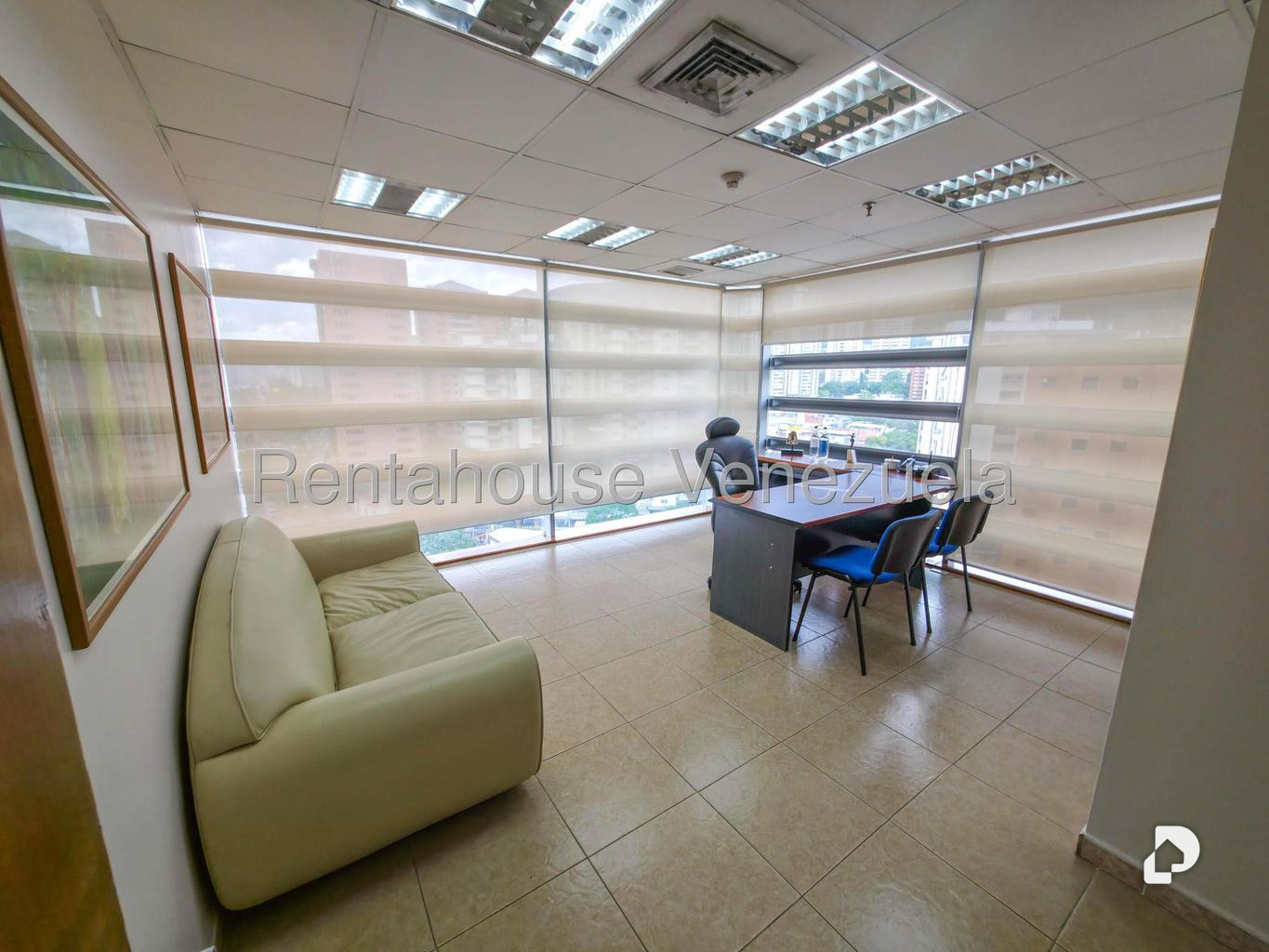 Oficina en Los Dos Caminos, Caracas – 8