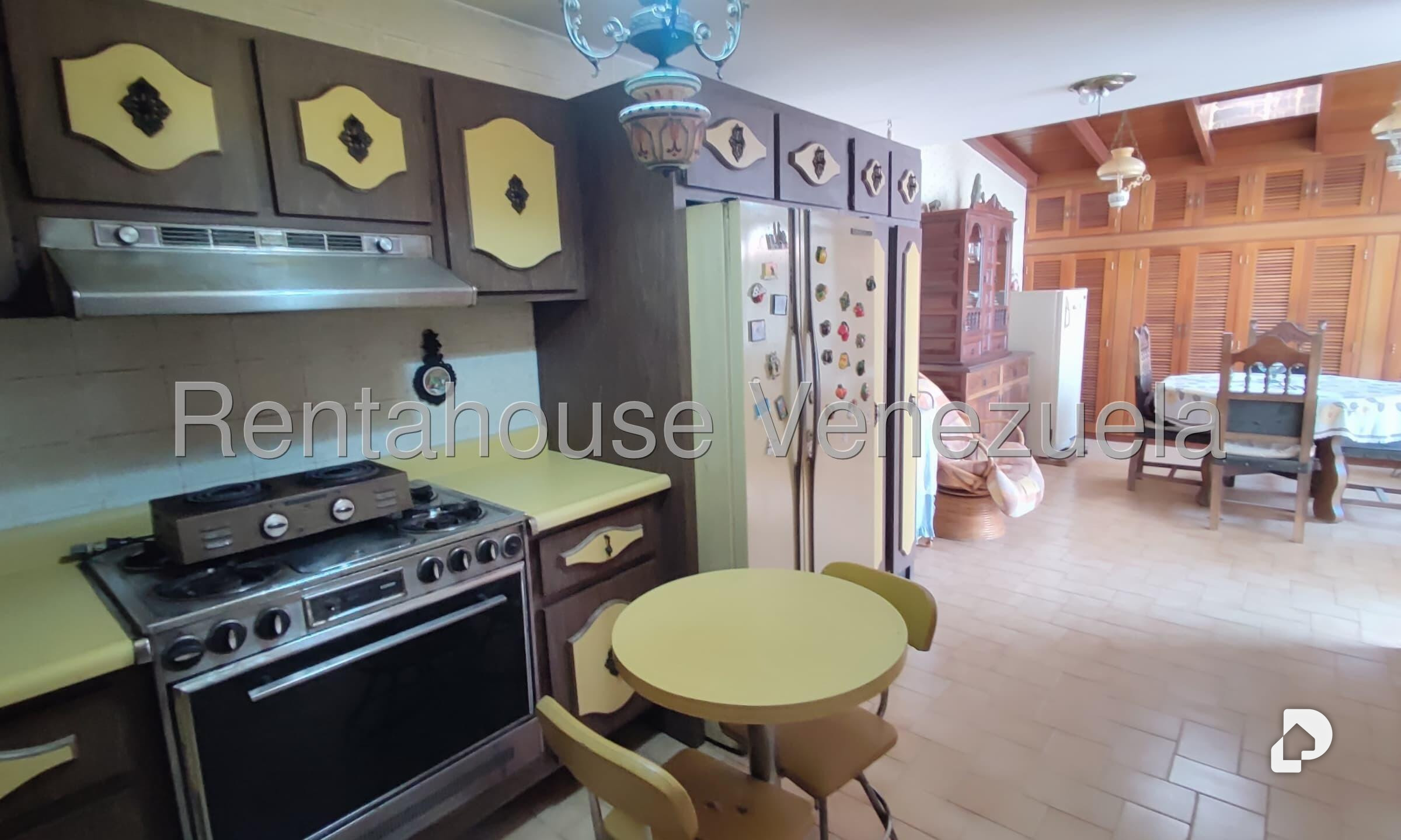 Casa en Alto Prado, Caracas – 13