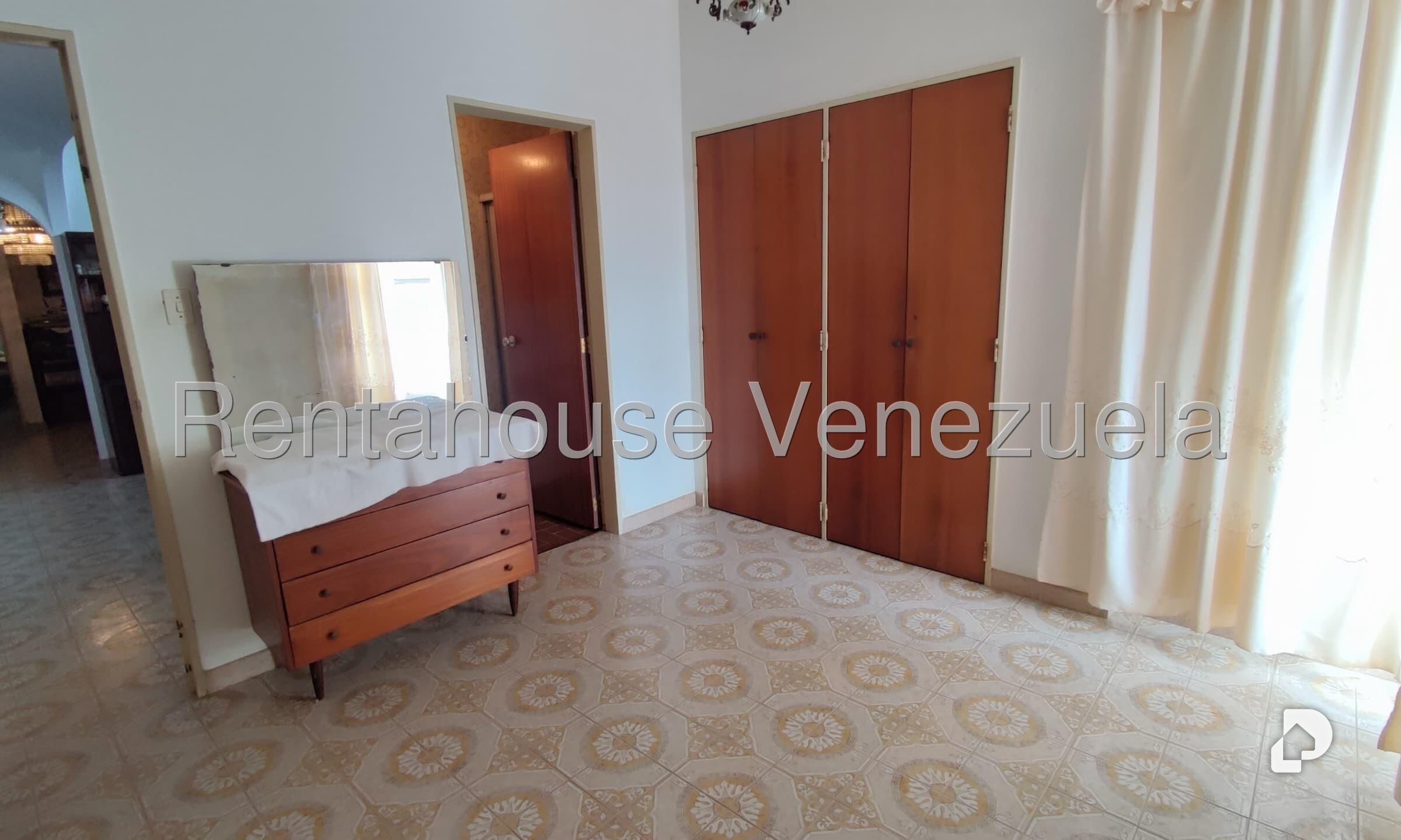 Casa en Alto Prado, Caracas – 28