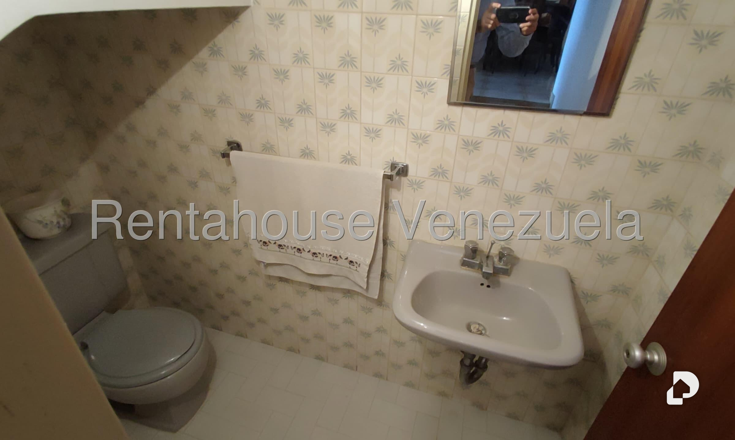 Casa en Alto Prado, Caracas – 12