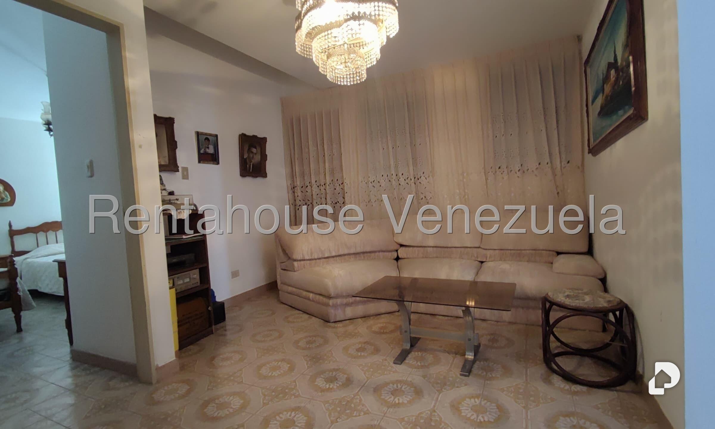 Casa en Alto Prado, Caracas – 18