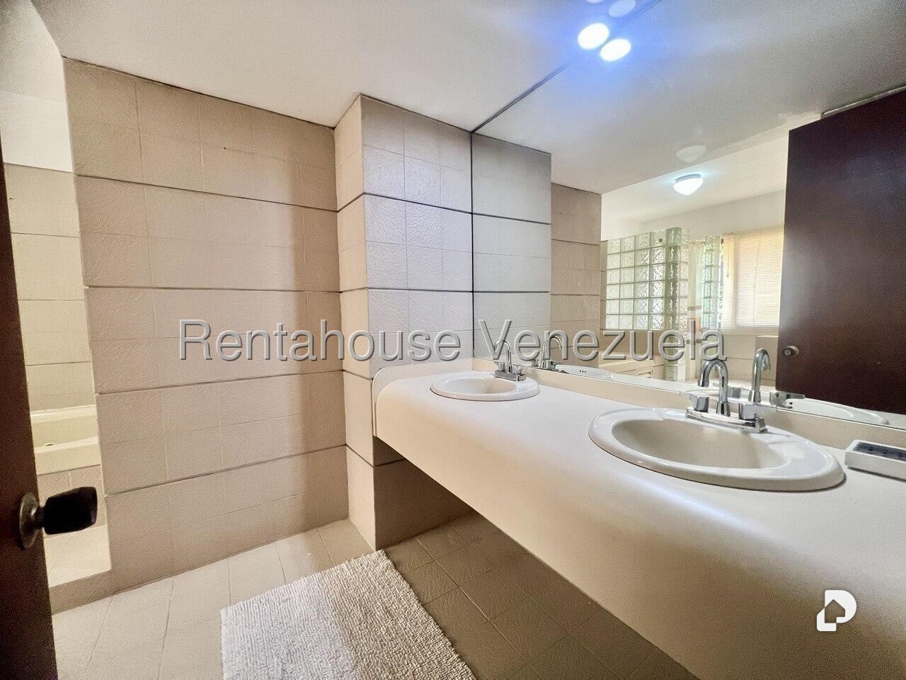 Apartamento en Los Dos Caminos, Caracas – 24