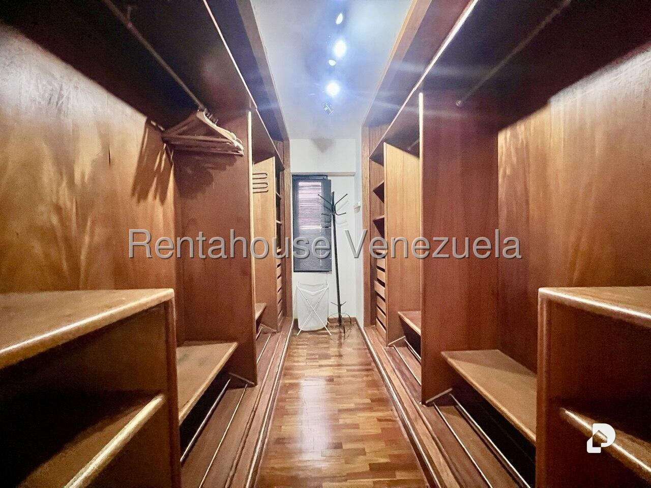 Apartamento en Los Dos Caminos, Caracas – 23