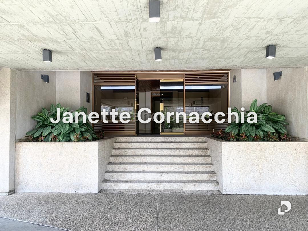 Apartamento en Altamira, Caracas – 2
