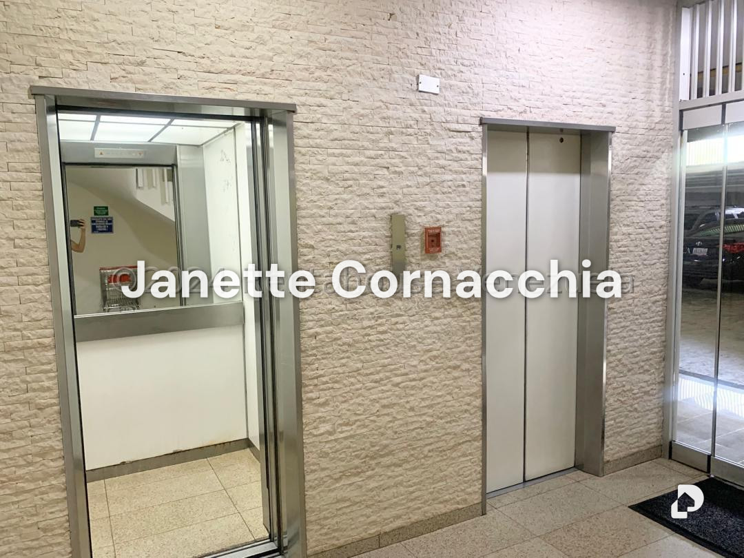 Apartamento en Altamira, Caracas – 4