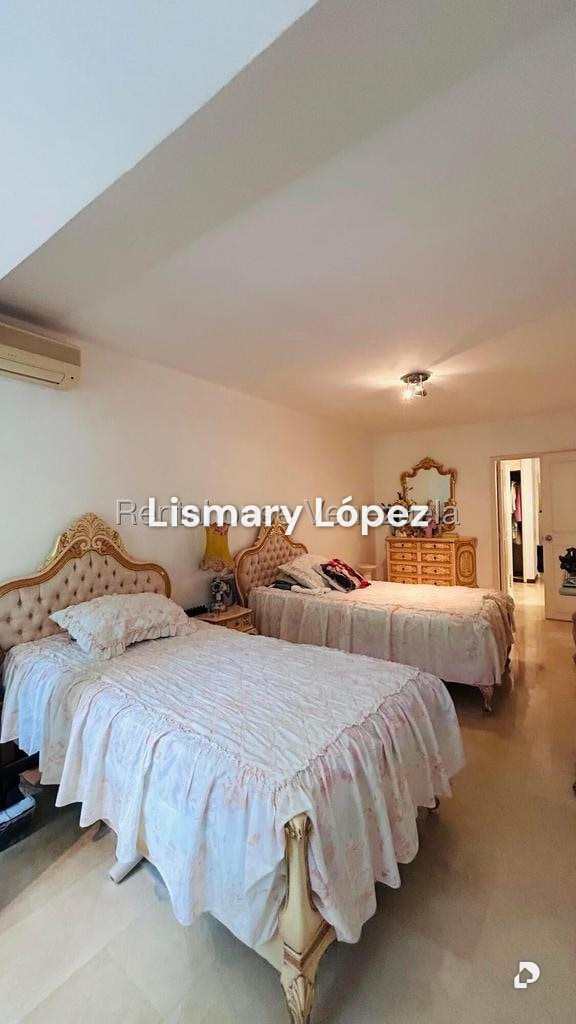 Casa en Lomas de Chuao, Caracas – 30