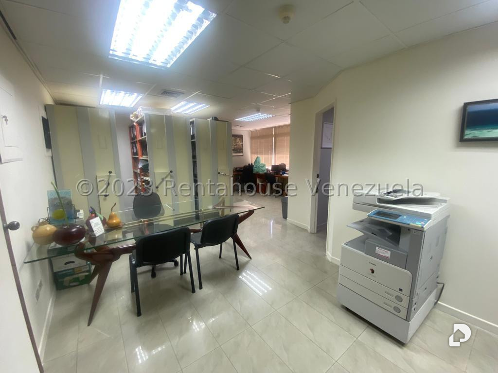 Local comercial en Santa Rosa de Lima, Caracas – 28