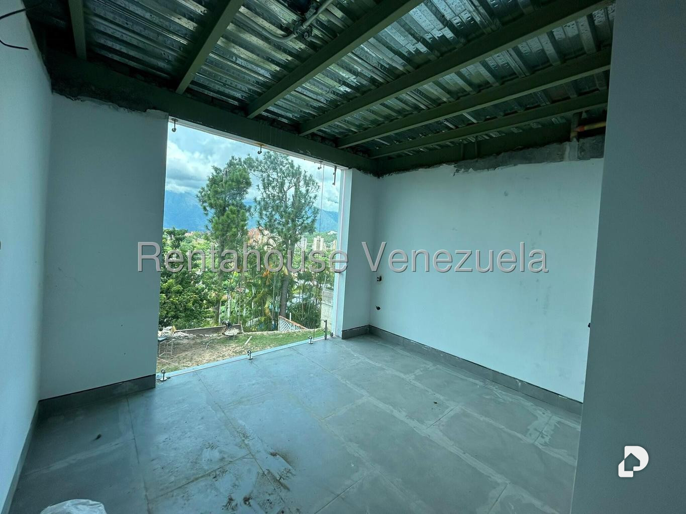 Casa en Cerro Verde, Caracas – 24