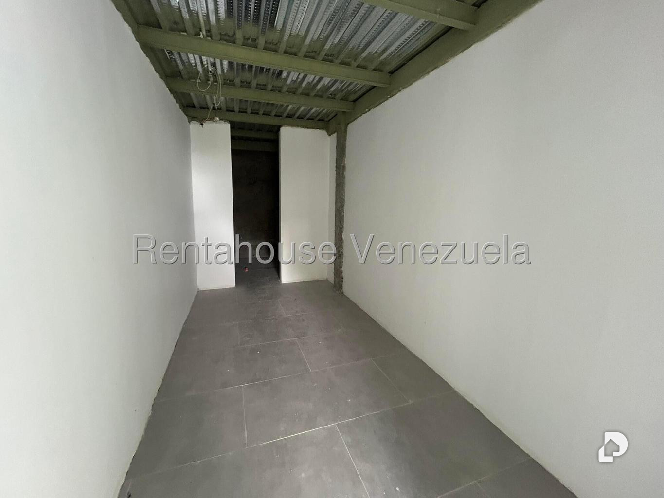 Casa en Cerro Verde, Caracas – 16