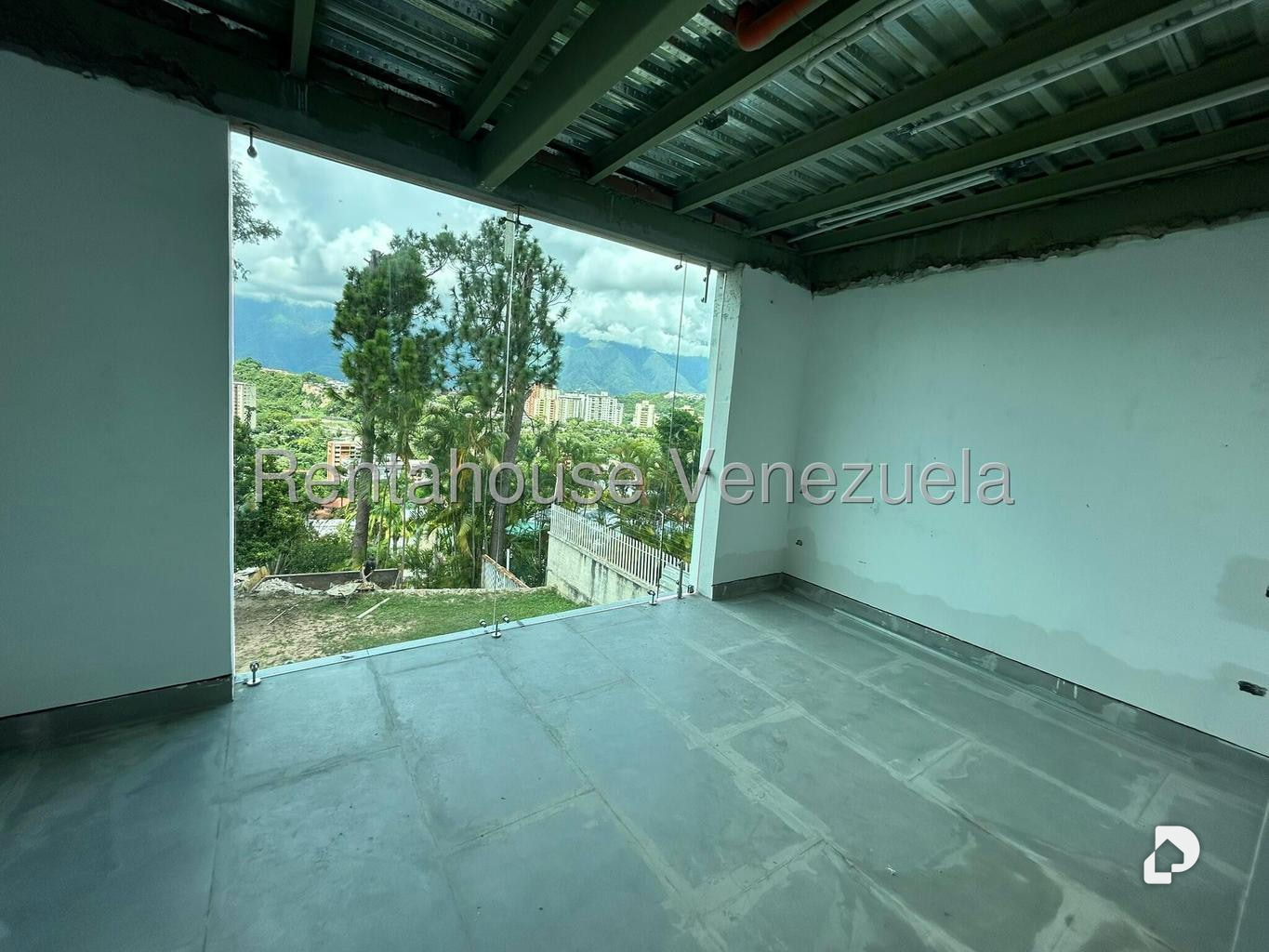 Casa en Cerro Verde, Caracas – 25