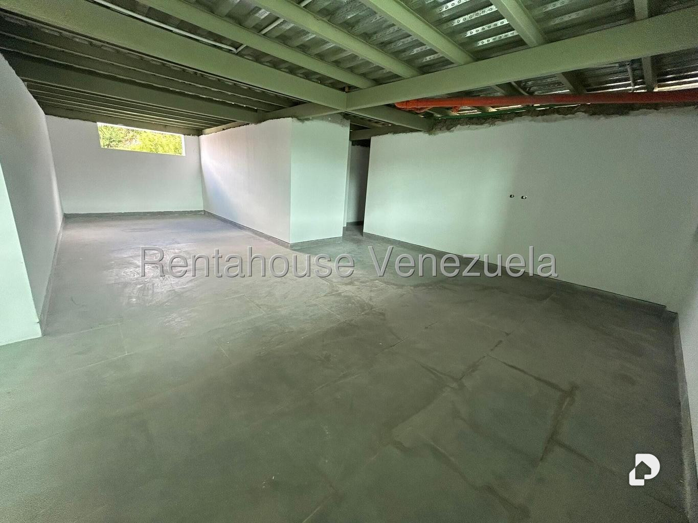 Casa en Cerro Verde, Caracas – 27