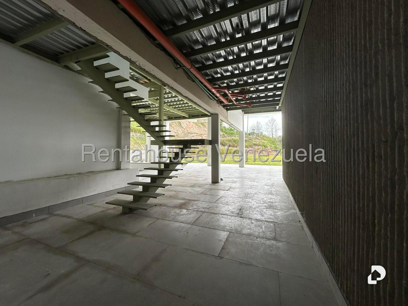 Casa en Cerro Verde, Caracas – 29
