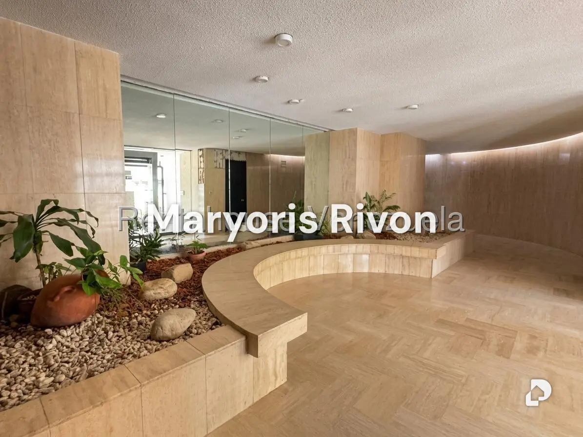 Apartment in Lomas de Prados del Este, Caracas – 3
