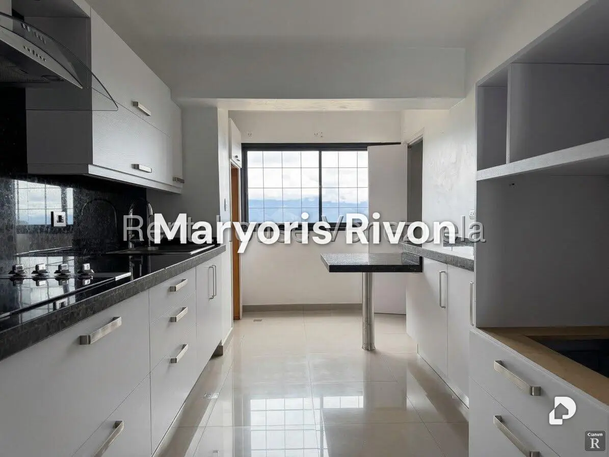Apartment in Lomas de Prados del Este, Caracas – 5