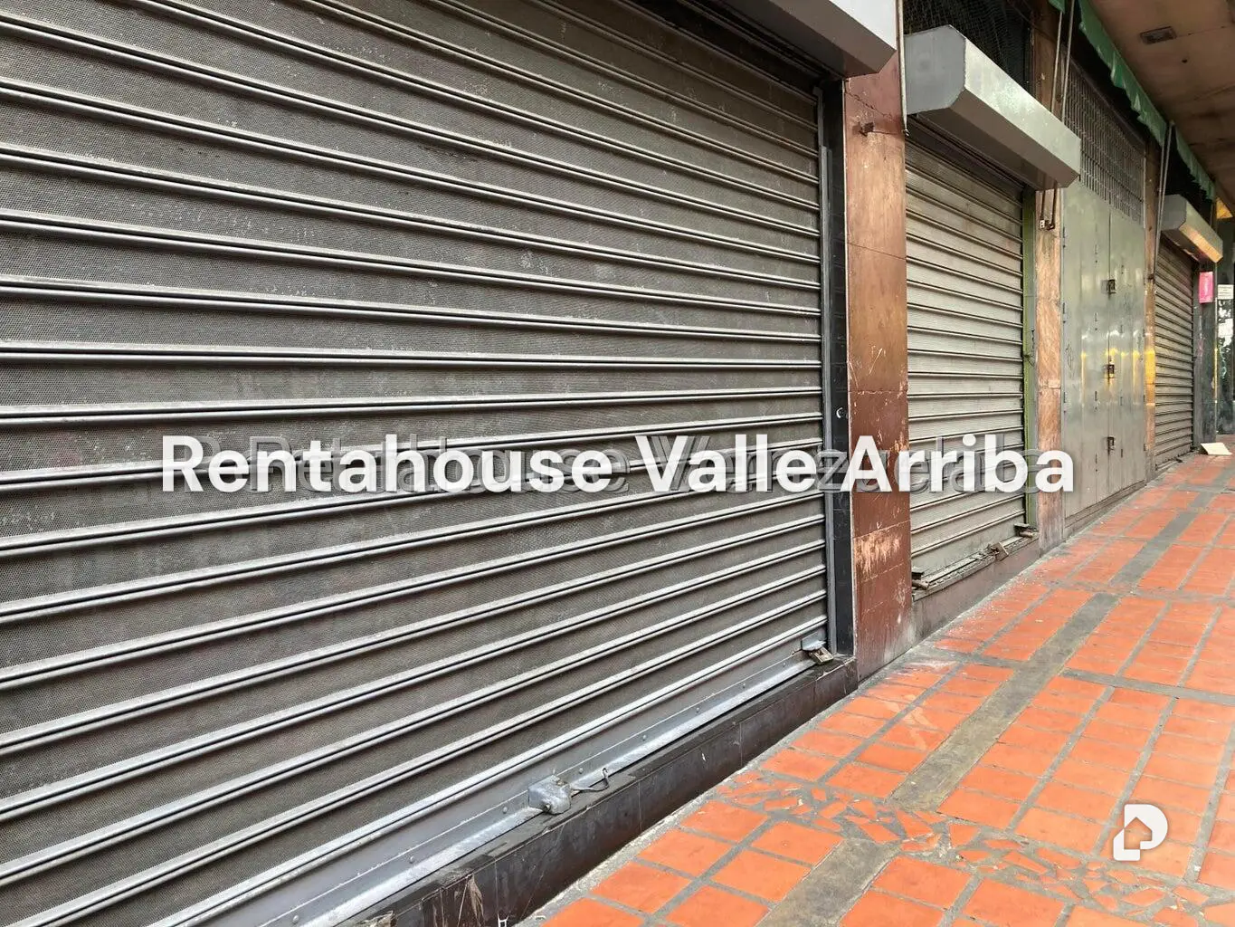 Local comercial en Parroquia La Candelaria, Caracas – 11