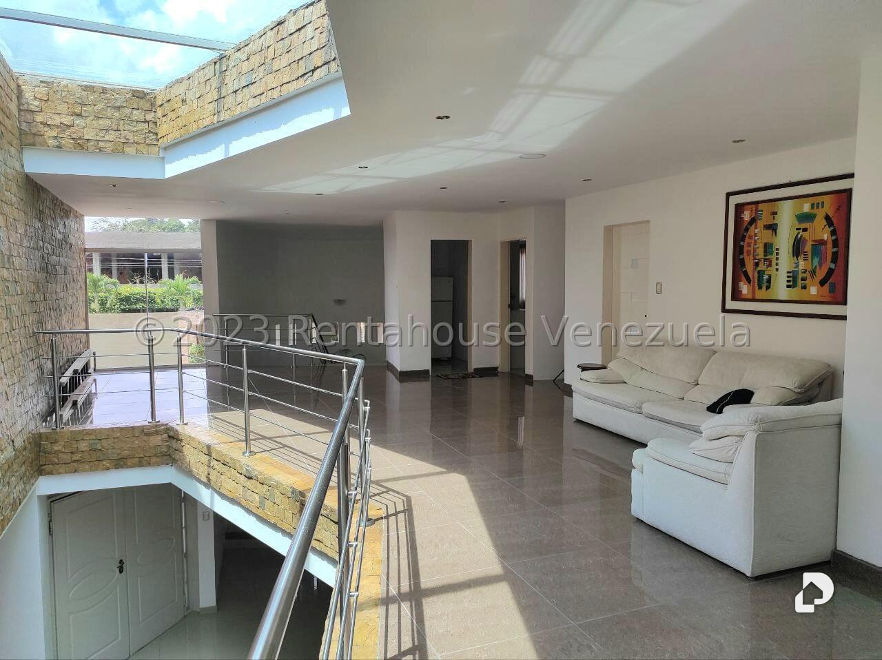 Casa en Los Guayabitos, Caracas – 14