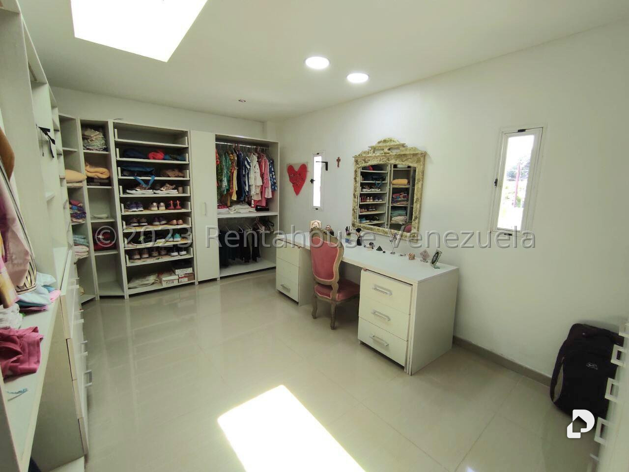 Casa en Los Guayabitos, Caracas – 19