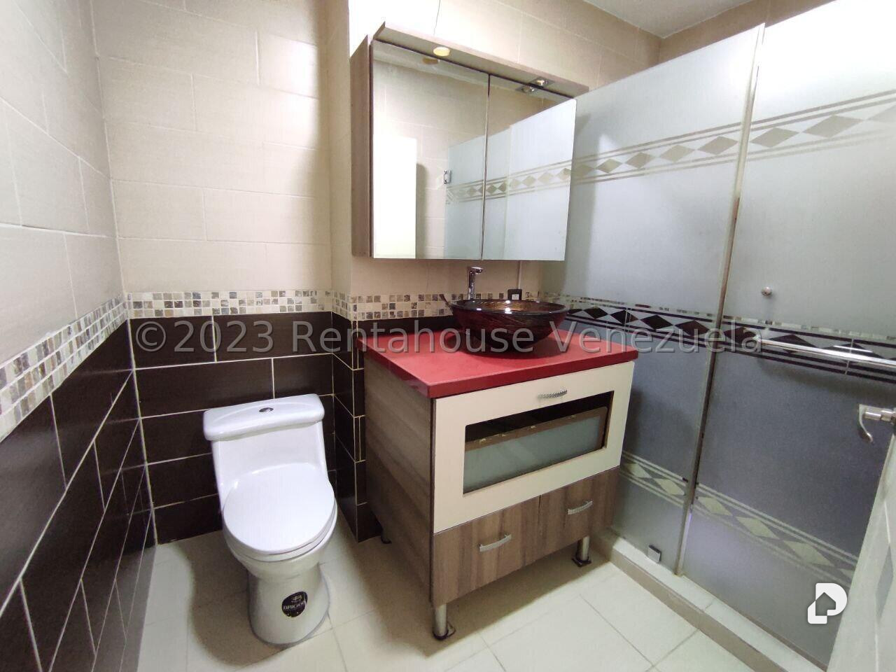 Casa en Los Guayabitos, Caracas – 25