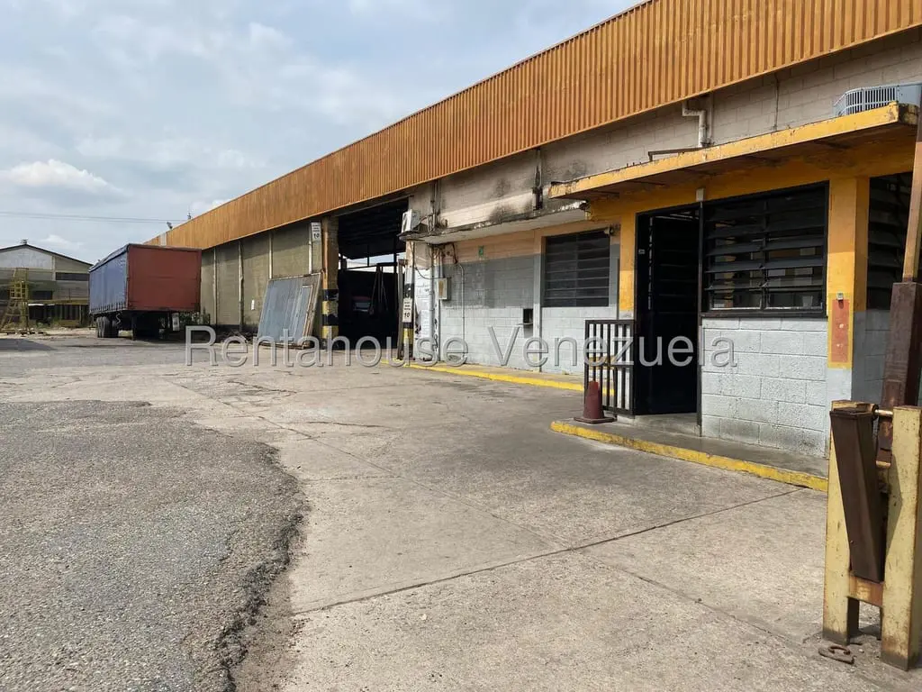 Warehouse in Zona Industrial, Valencia - 1