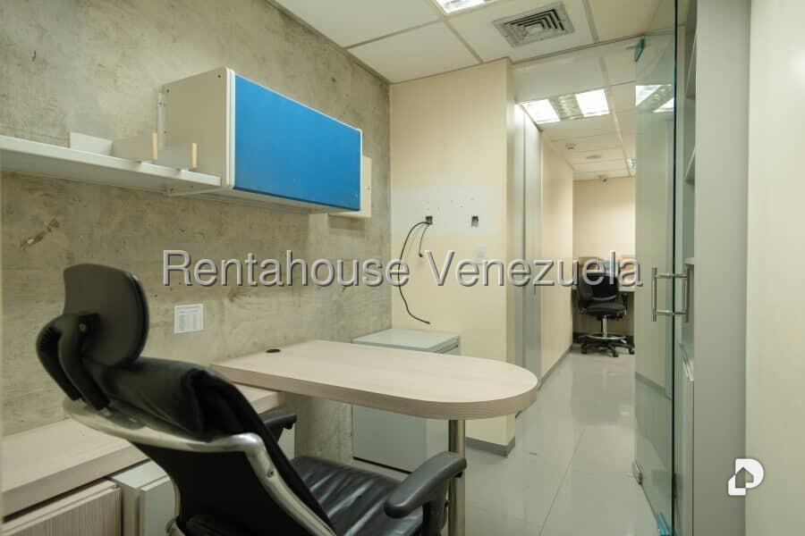 Local comercial en Boleíta Norte, Caracas – 25