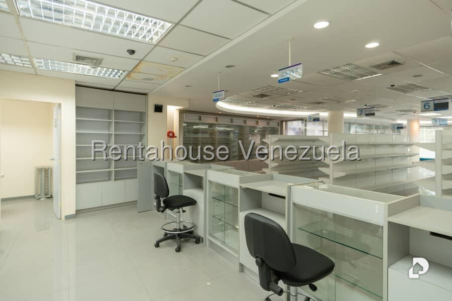 Local comercial en Boleíta Norte, Caracas – 13