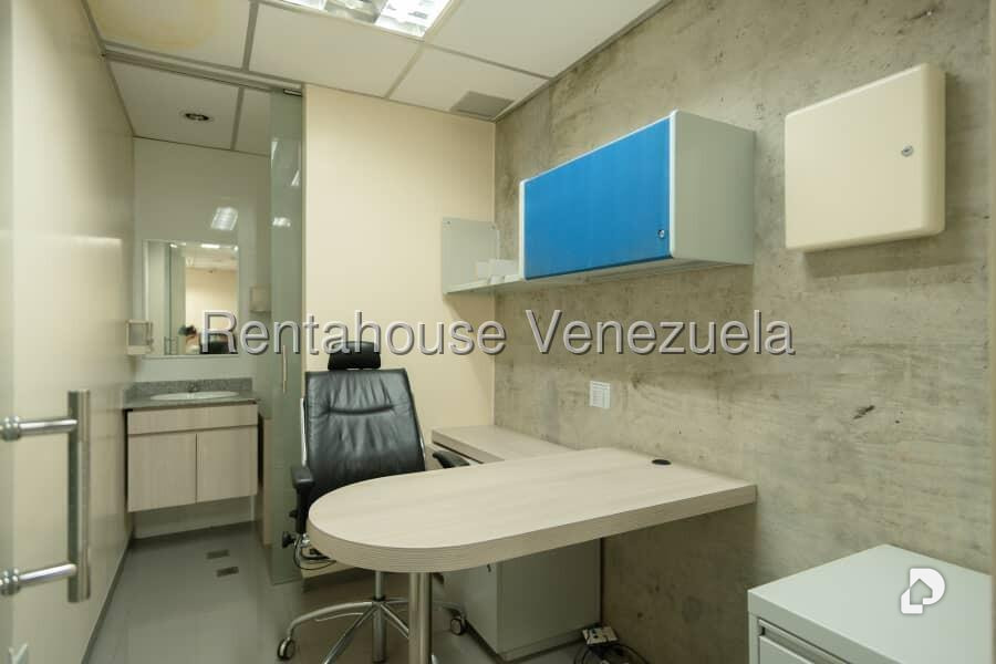 Local comercial en Boleíta Norte, Caracas – 24