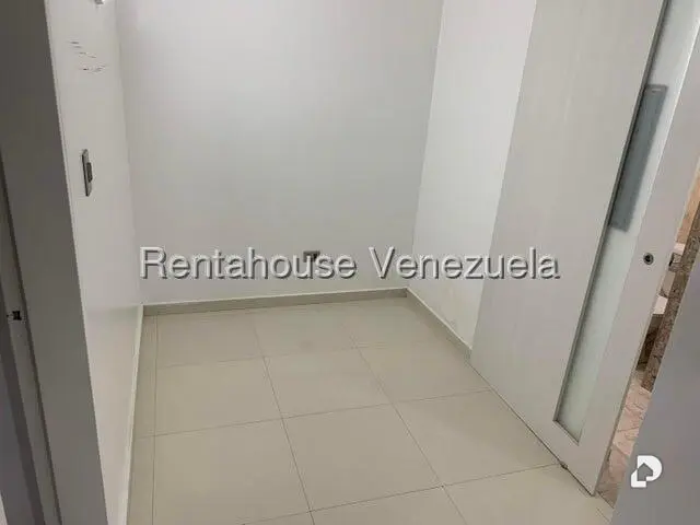 Apartamento en Los Naranjos Humboldt, Caracas – 10