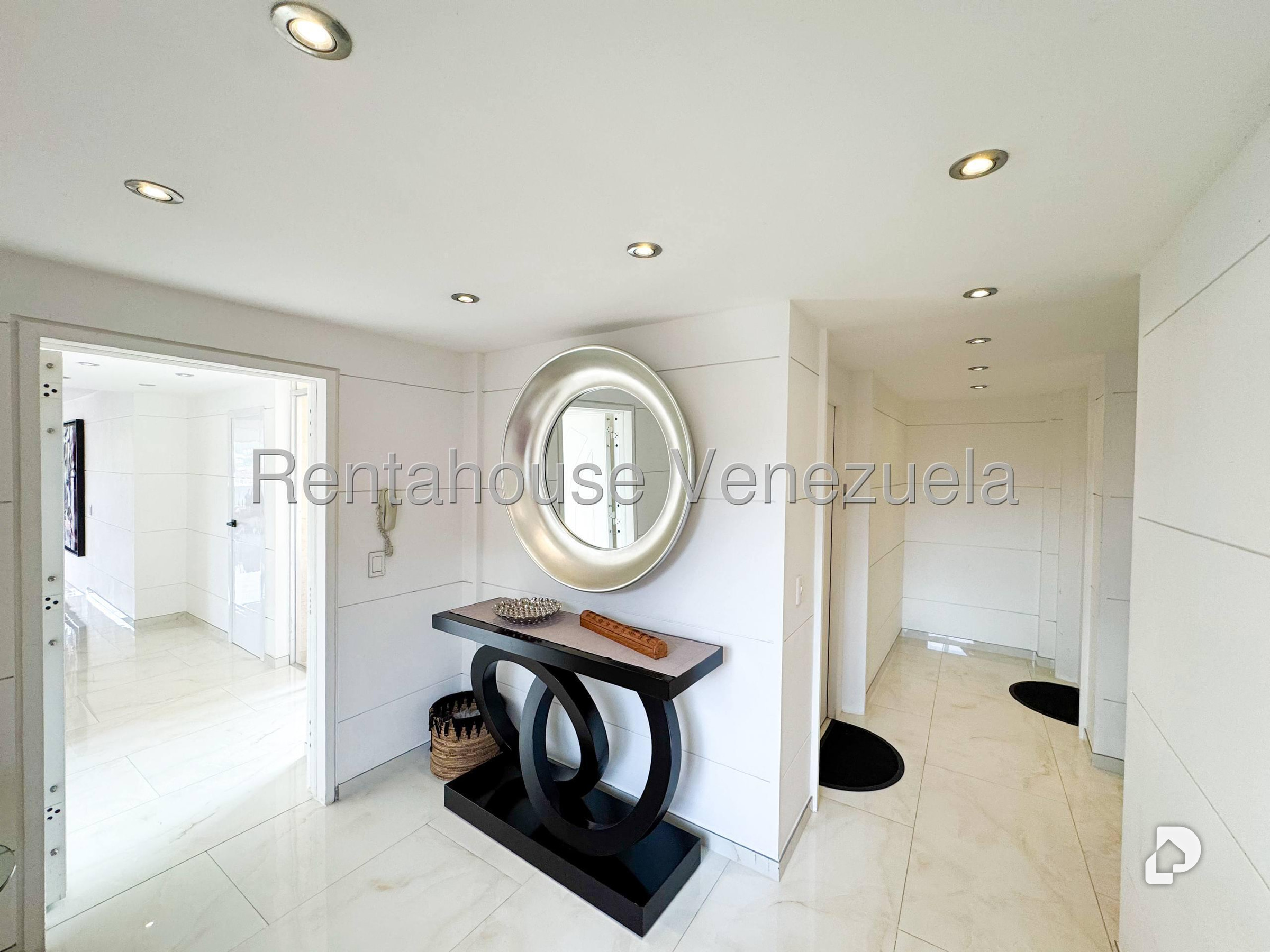 Apartamento en Las Mesetas de Santa Rosa de Lima, Caracas – 2
