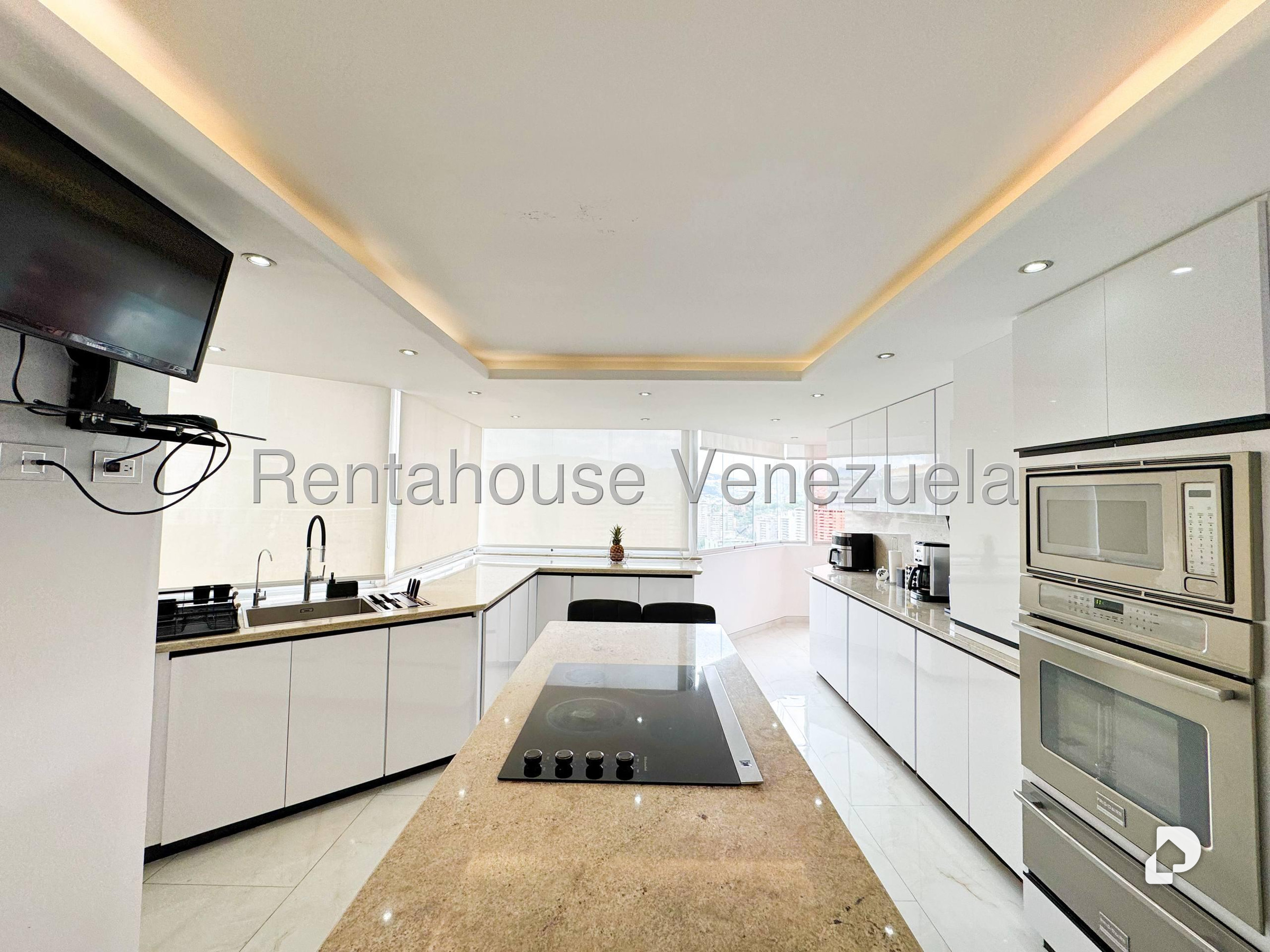 Apartamento en Las Mesetas de Santa Rosa de Lima, Caracas – 28