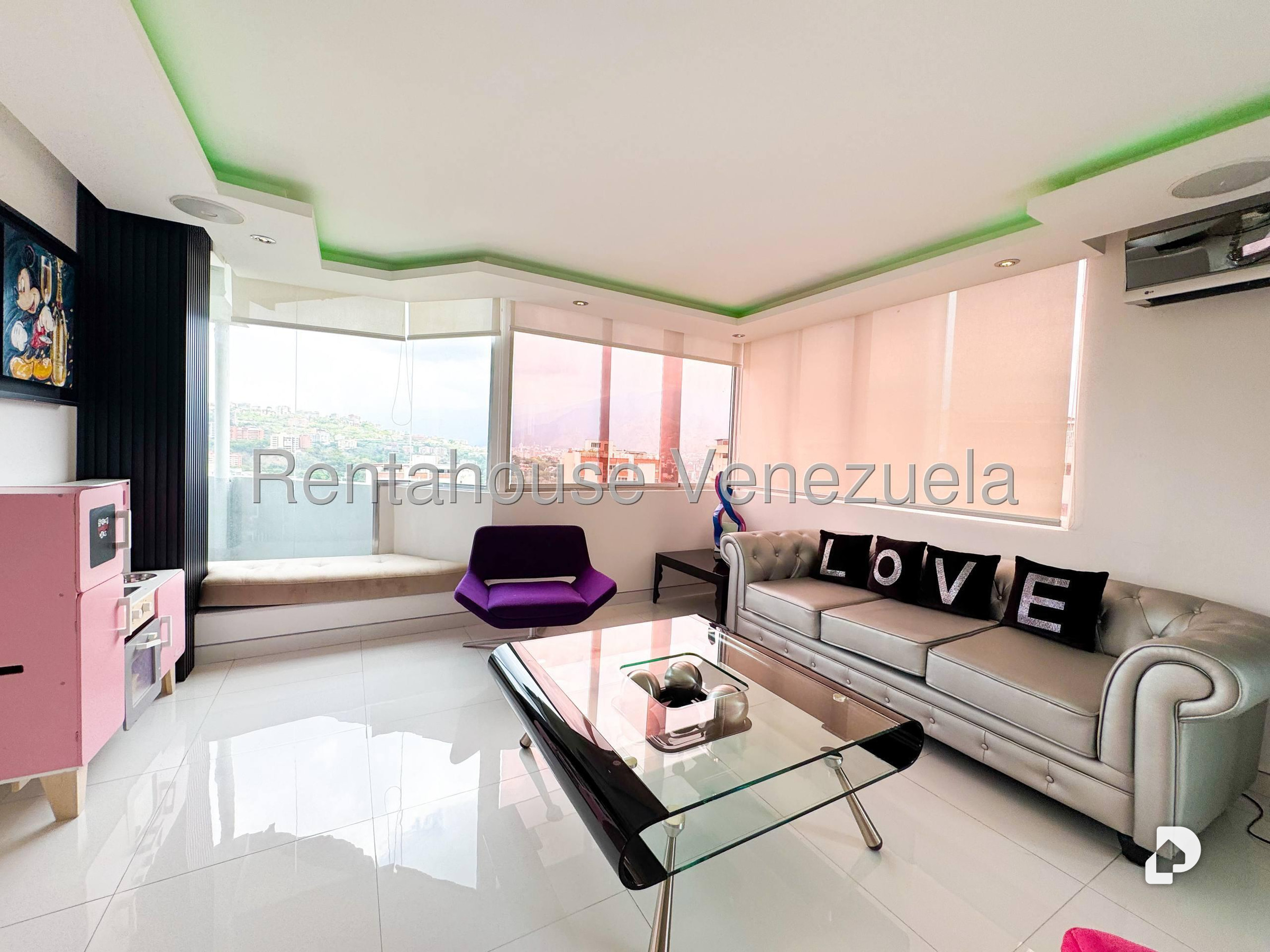 Apartamento en Las Mesetas de Santa Rosa de Lima, Caracas – 24