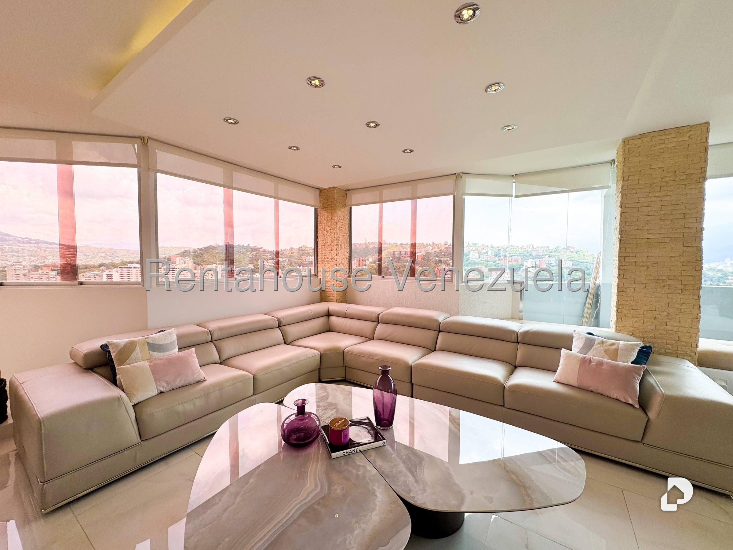 Apartamento en Las Mesetas de Santa Rosa de Lima, Caracas – 14