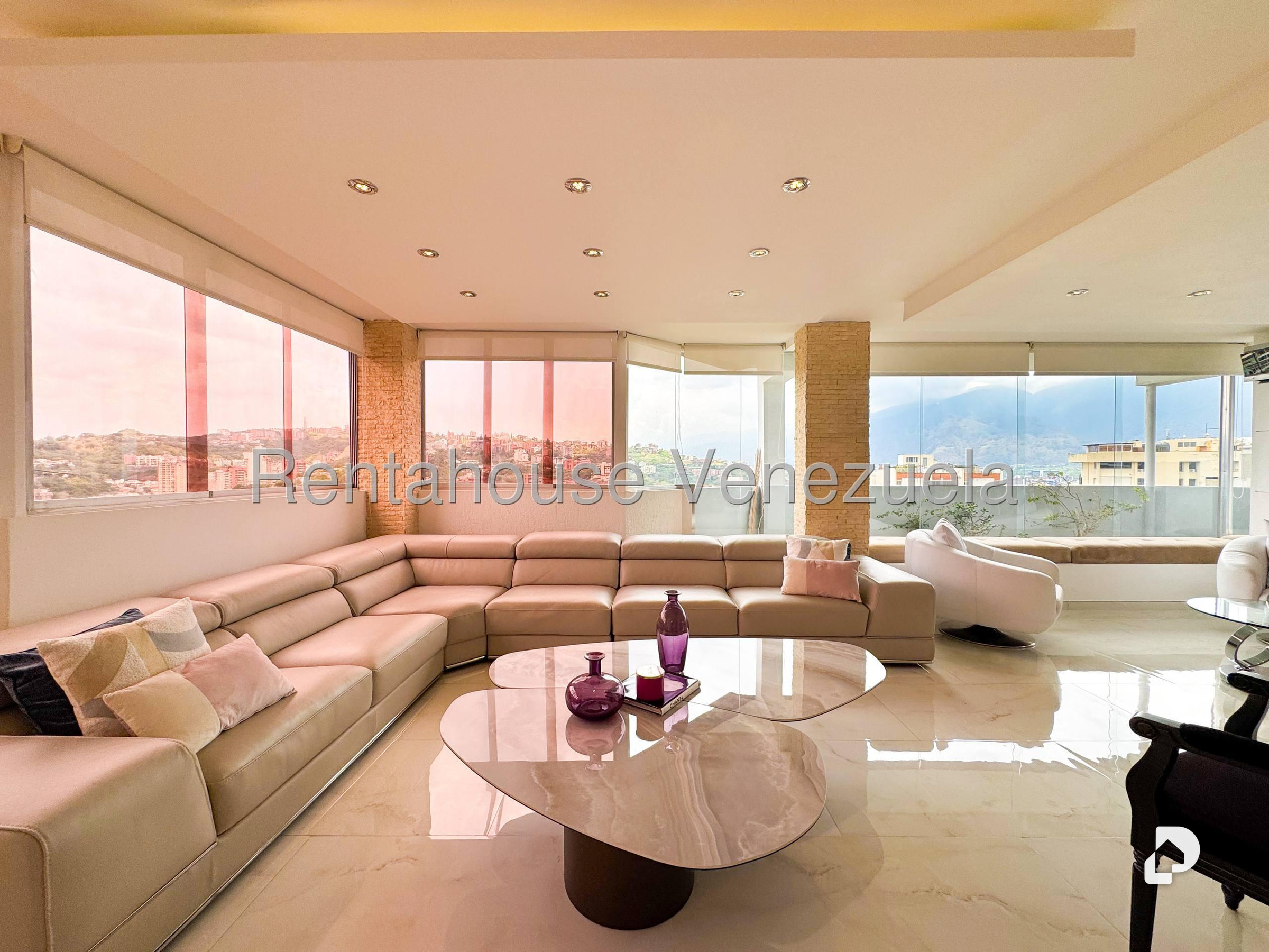 Apartamento en Las Mesetas de Santa Rosa de Lima, Caracas – 13