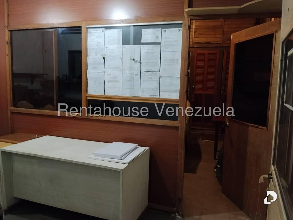 Local comercial en Prado de María, Caracas