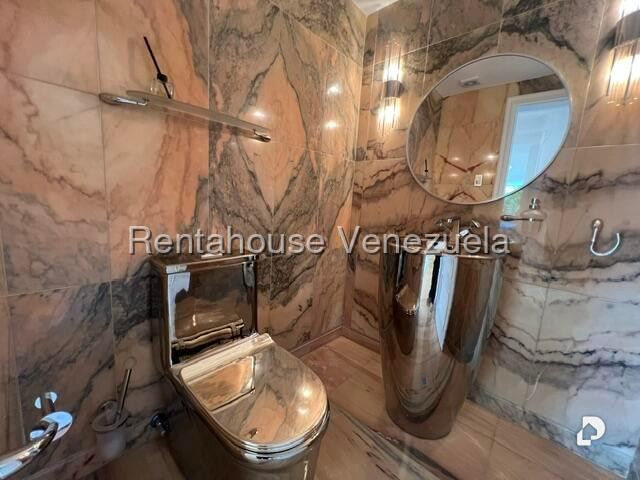 Apartamento en Altamira, Caracas – 13