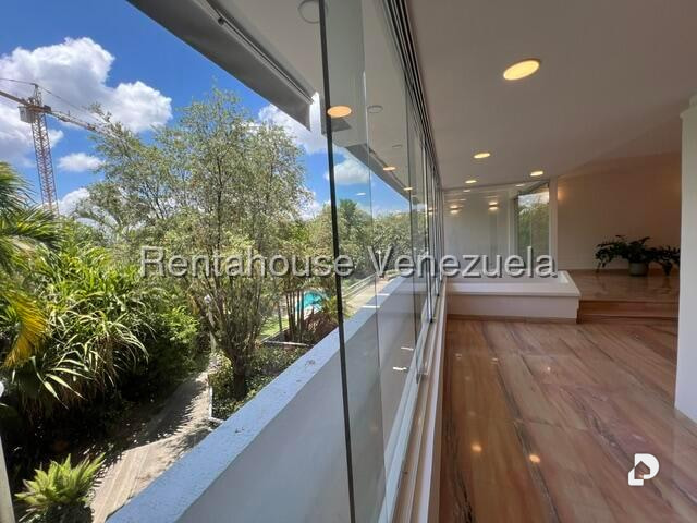 Apartamento en Altamira, Caracas – 2
