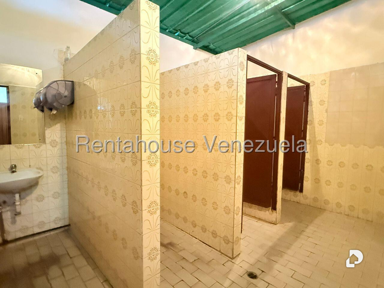 Local comercial en Hoyo de la Puerta, Caracas – 8