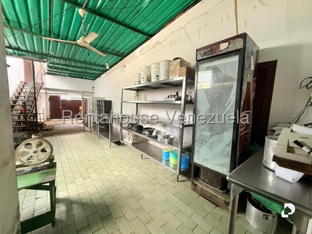 Local comercial en Hoyo de la Puerta, Caracas – 19